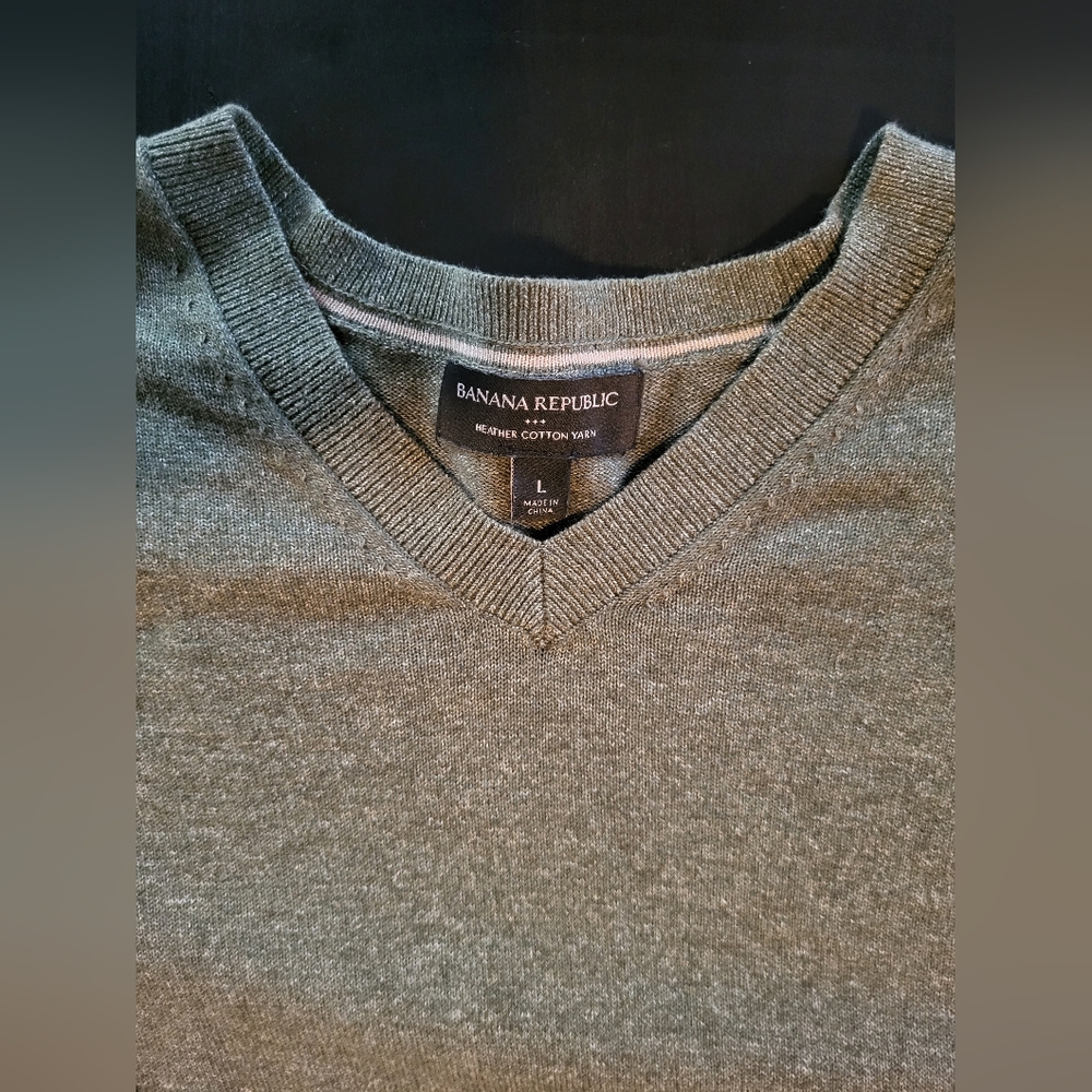 Banana Republic Vneck cotton sweater